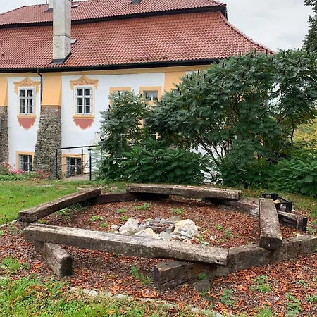 Zamecek 3* Ostrov