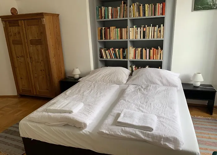 Zámeček Penzion Ostrov (Central Bohemian)