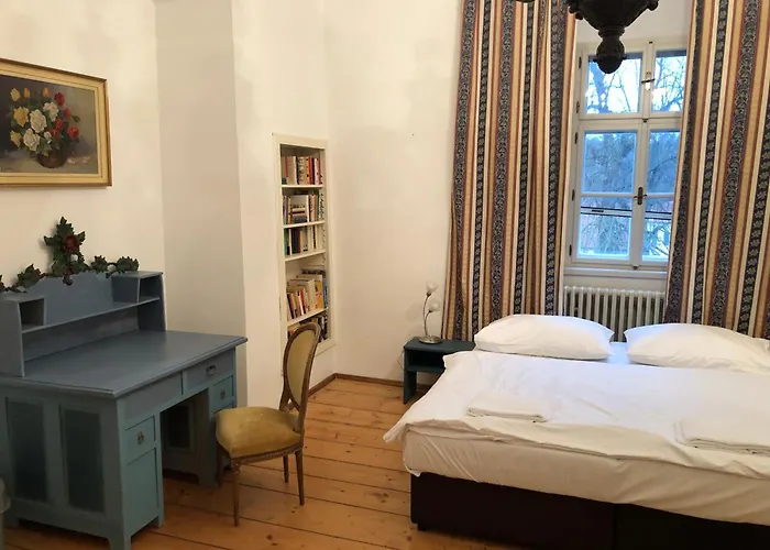 Zámeček 3* Ostrov (Central Bohemian)