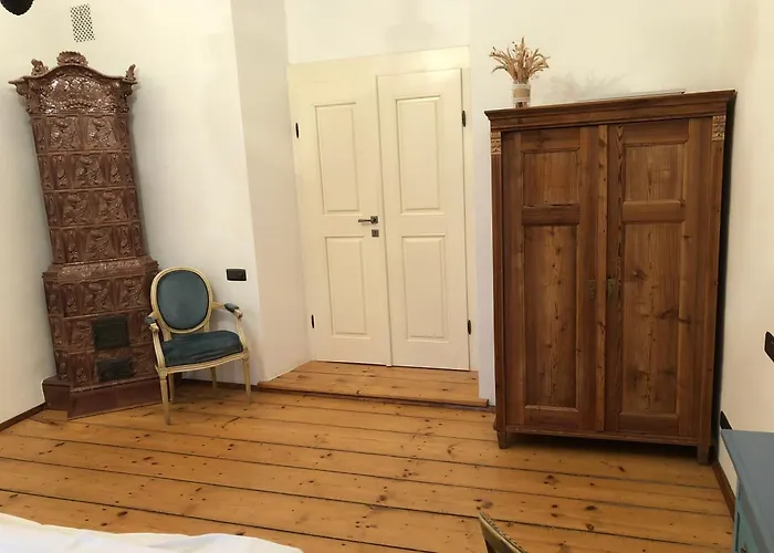 Zámeček Ostrov (Central Bohemian)