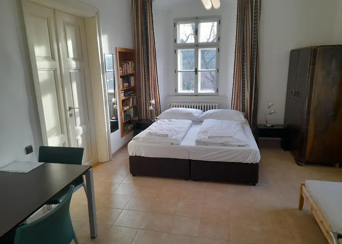 Zámeček Pensión Ostrov (Central Bohemian)