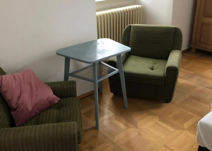 Penzion Zámeček Ostrov (Central Bohemian)