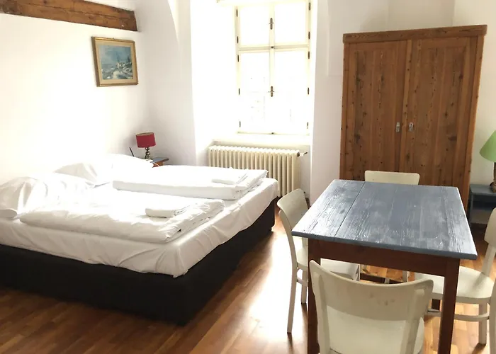 Zámeček Ostrov (Central Bohemian)