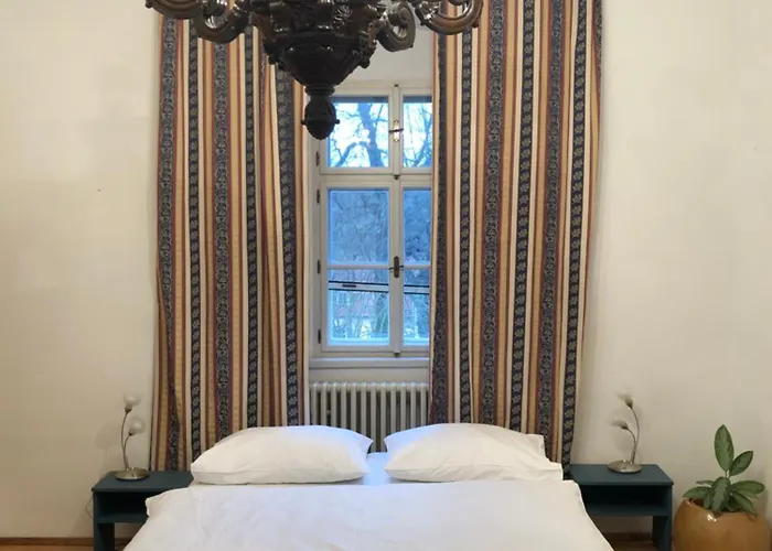 Zámeček 3* Ostrov (Central Bohemian)