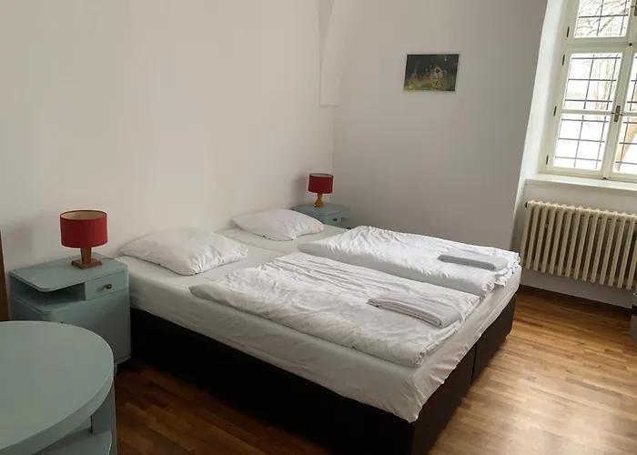 Zámeček Ostrov (Central Bohemian)